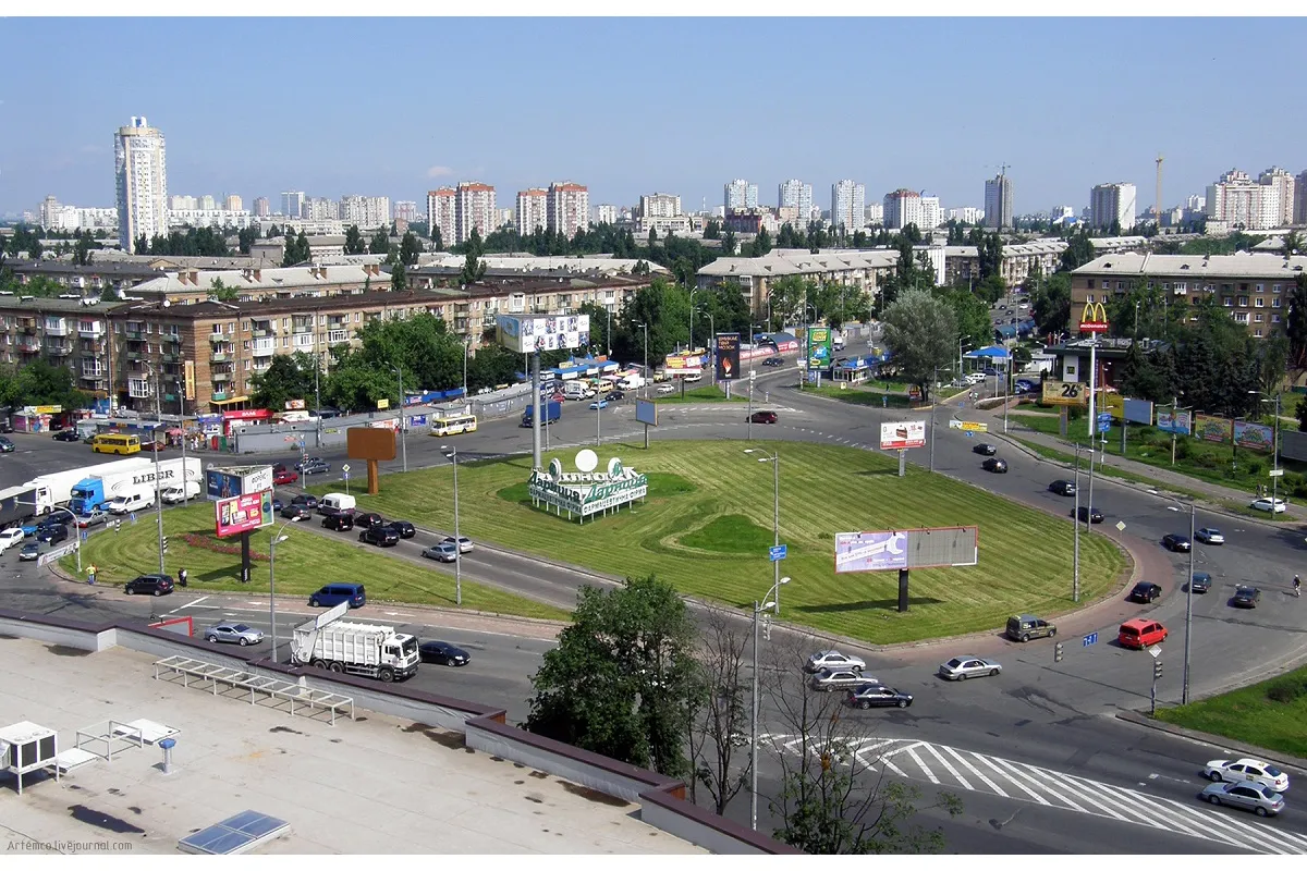 З київської громади знов намагаються стягнути 671,5 млн. гривень за “примарну” реконструкцію Харківської площі