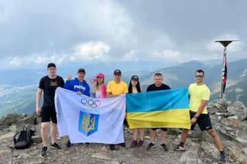 ​Всеукраїнський проект НОК України #DolikeOlympians на вершині гори Хом'я́к.