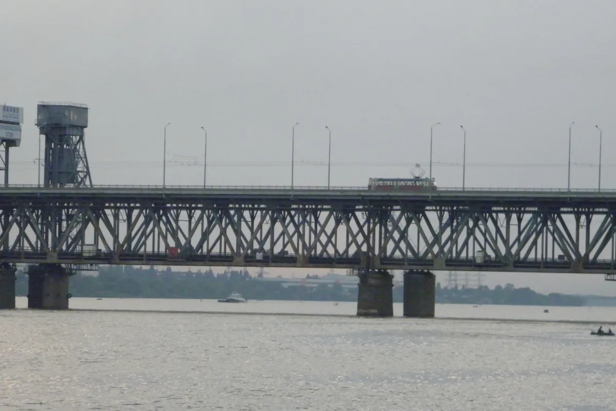 Залізничні мости Дніпра увійшли в ТОП-5 найдовших мостів України!