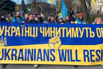 ​Російське вторгнення в Україну : Українці на окупованих територіях відмовляються від ворожої «допомоги» та дивують окупантів самоорганізацією