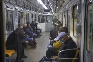 ​У Києві після двомісячного закриття через карантинні обмеження відновив роботу метрополітен 