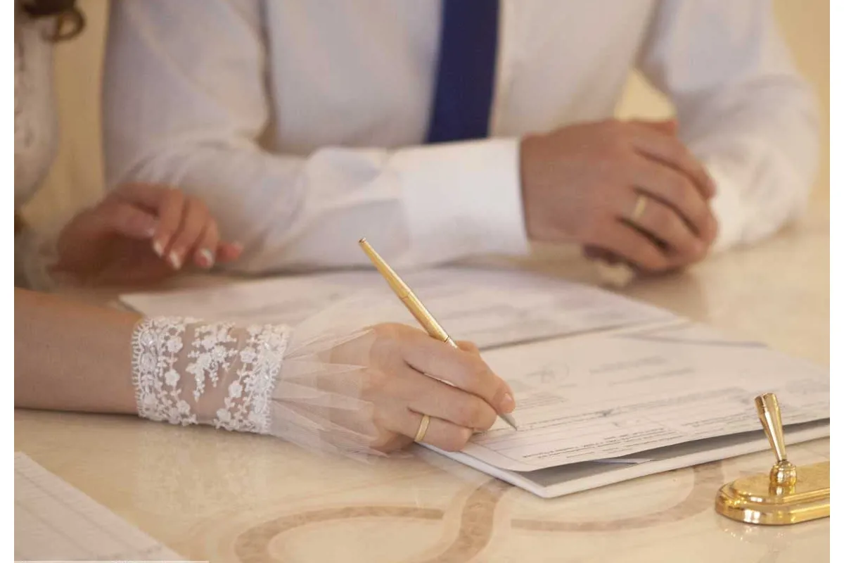 В Україні призупинили реєстрацію шлюбів