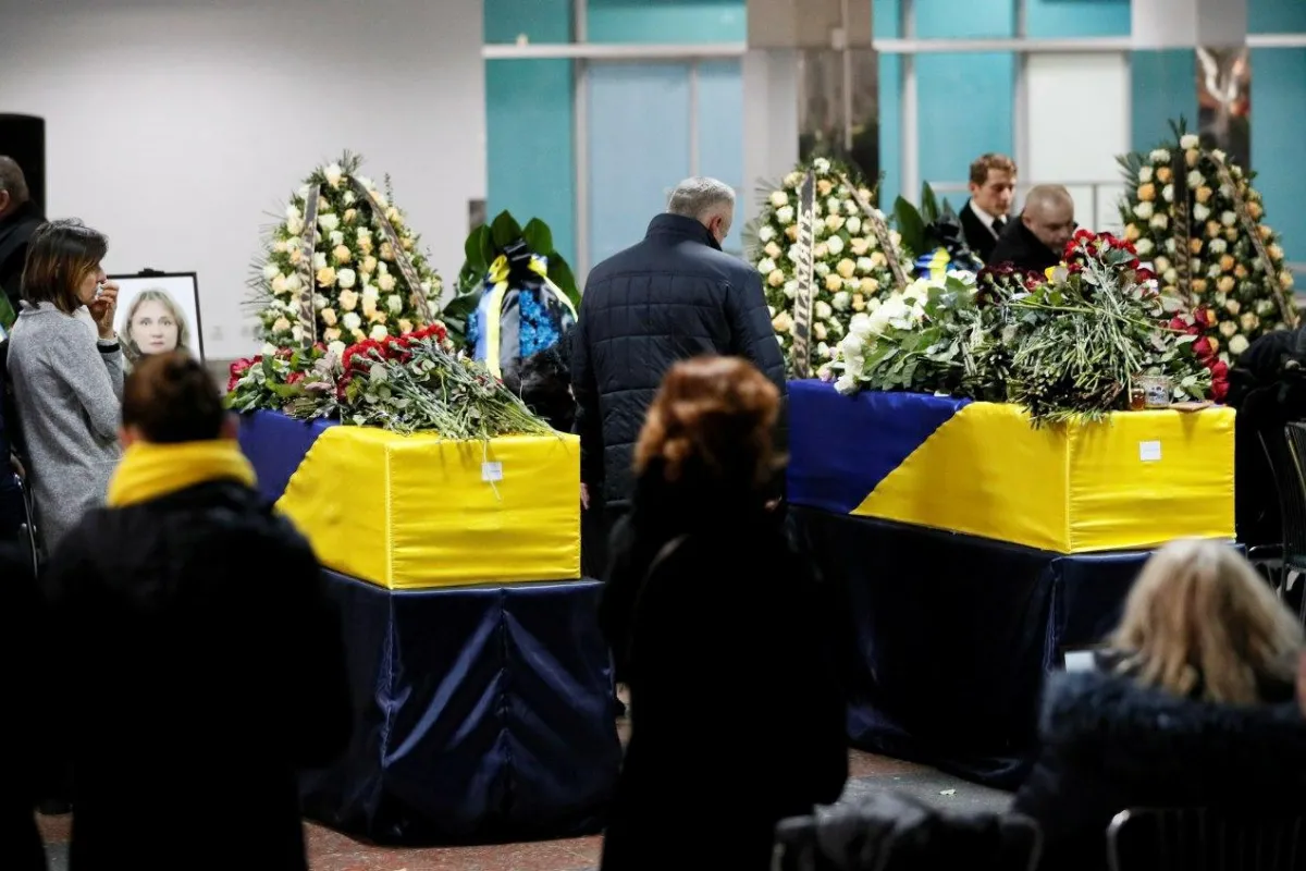 В аеропорту “Бориспіль” попрощалися з загиблими в Ірані українцями