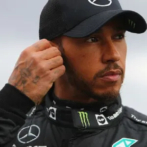 ​Льюис Хэмилтон признает, что Mercedes «ошибся» с новой машиной, а Тото Вольфф подробно описывает дилемму F1 2022