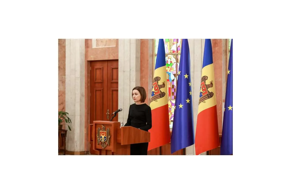 Російське вторгнення в Україну : Президентка Молдови Майя Санду скликає засідання ради безпеки через ситуацію в придністровському регіоні.