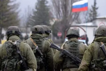 ​Російське вторгнення в Україну : Російські військові в Маріуполі не дають їжу чоловікам, доки ті не залучаться до робіт