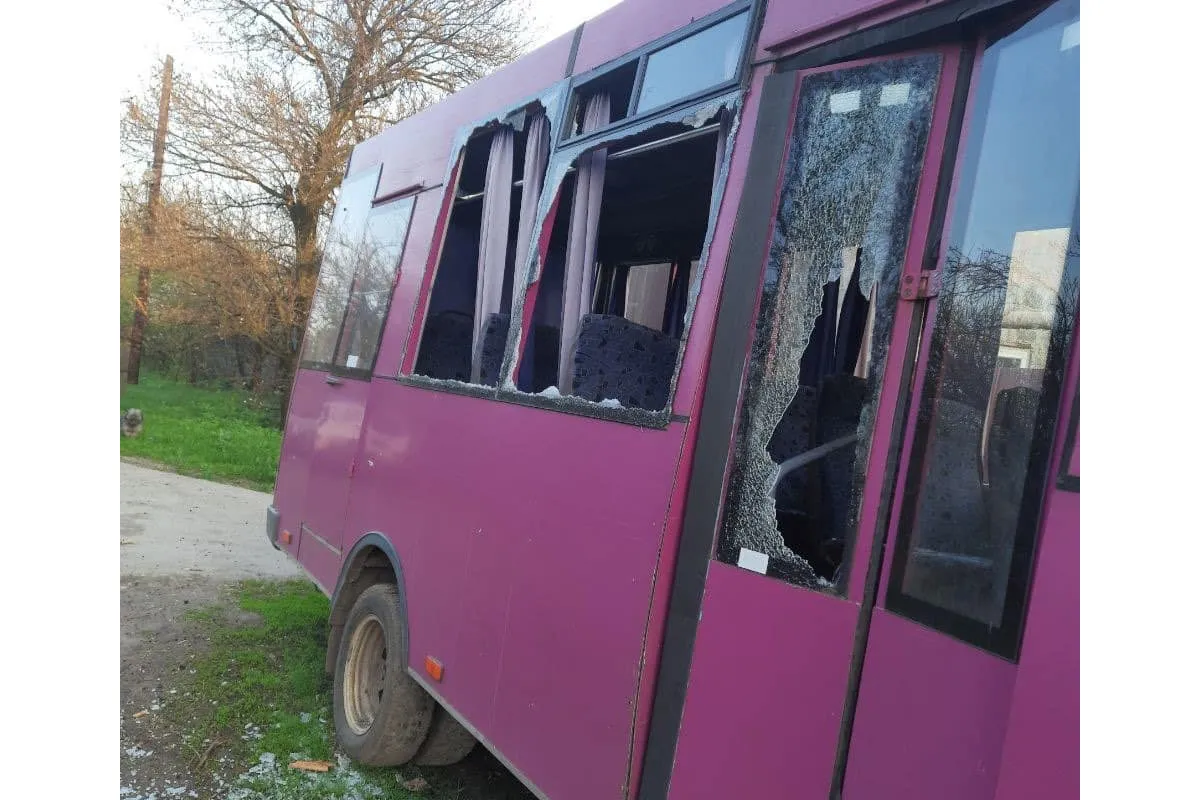 Розстріляли на подвір’ї будинку – окупанти продовжують вбивати мирних мешканців Донеччини та знищувати їхні домівки