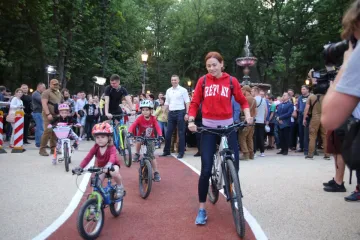 ​У столиці відкрили пішохідно-велосипедний міст