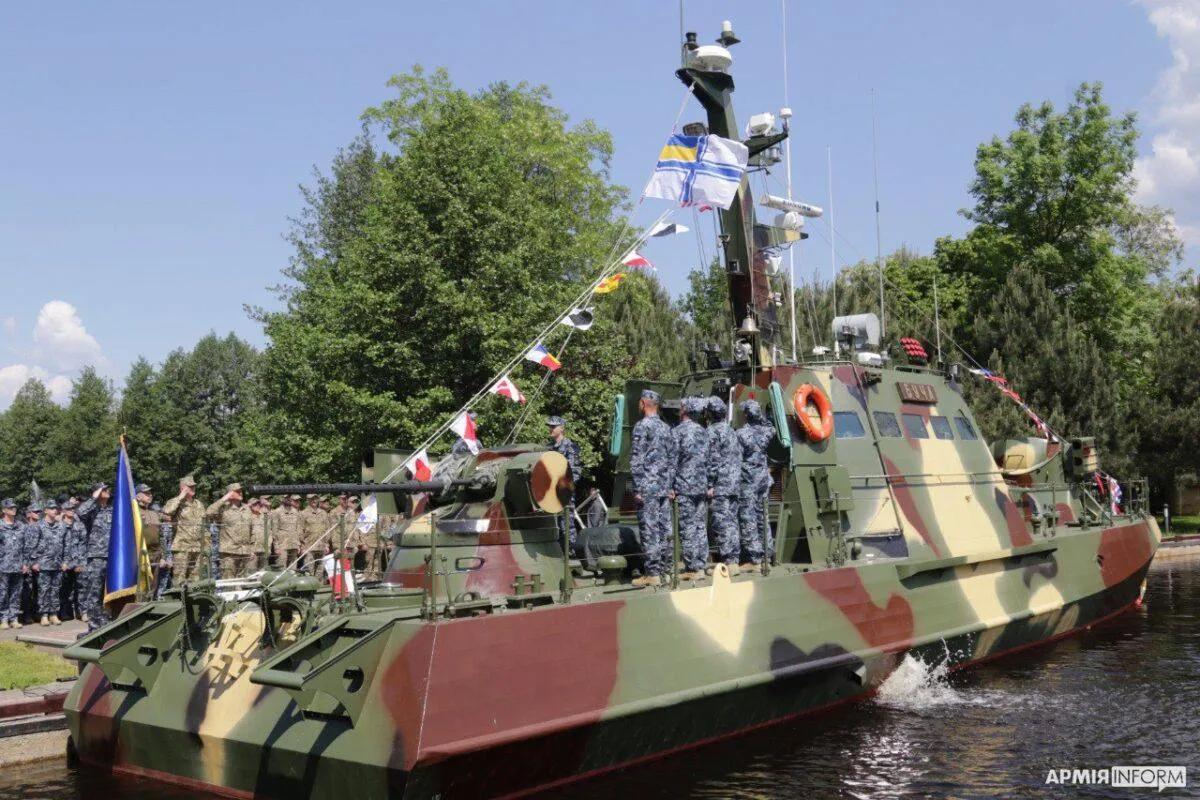 До складу ВМС Збройних Сил України ввели малий броньований артилерійський катер "Буча"