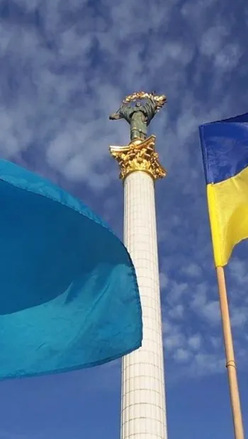 ​В окупованому Криму під час сходження на Білу Скалу до дня кримськотатарського прапора затримали трьох активістів