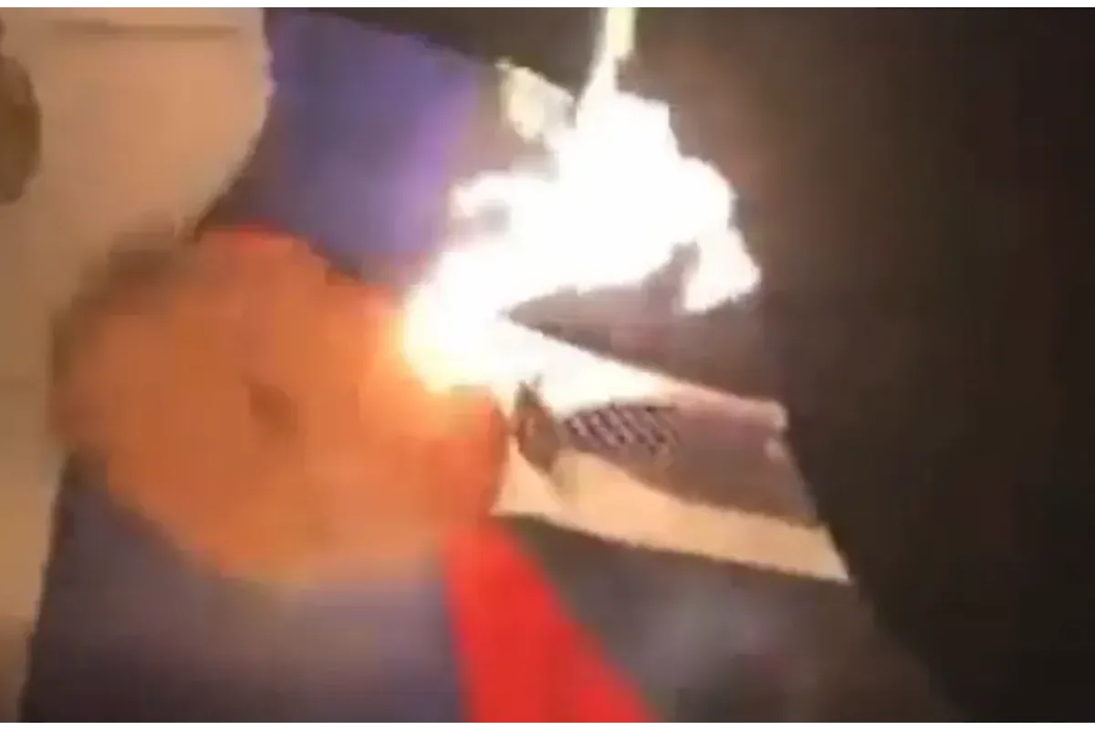 У Дагестані протестувальники спалили портрет путіна (відео)