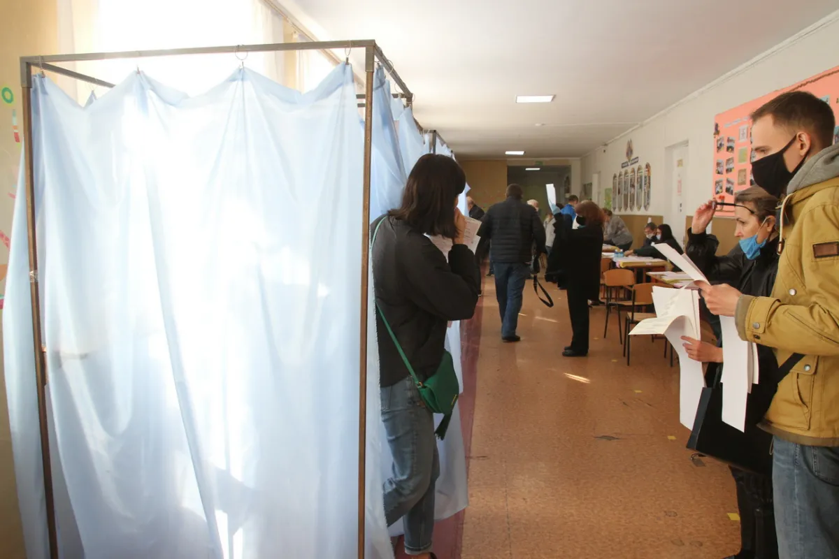 У день виборів поліція Дніпропетровщини отримала 450 повідомлень про порушення виборчого законодавства