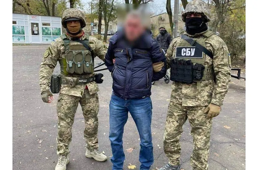 Передавав інформацію ФСБ, щоб отримати посаду в окупаційній владі - на Одещині підозрюють місцевого жителя 