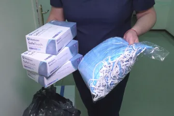 ​Благодійники забезпечили центр онкогематології дитячої обласної лікарні масками та рукавичками