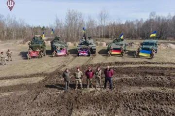 ​Резніков разом із десантниками «обкатав» бронетехніку від країн-партнерів
