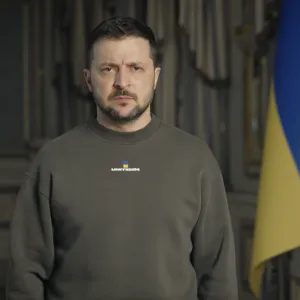 ​Не можна бути подумки далеко від війни, підтримуйте наших бійців завжди, коли це можливо – звернення Президента України