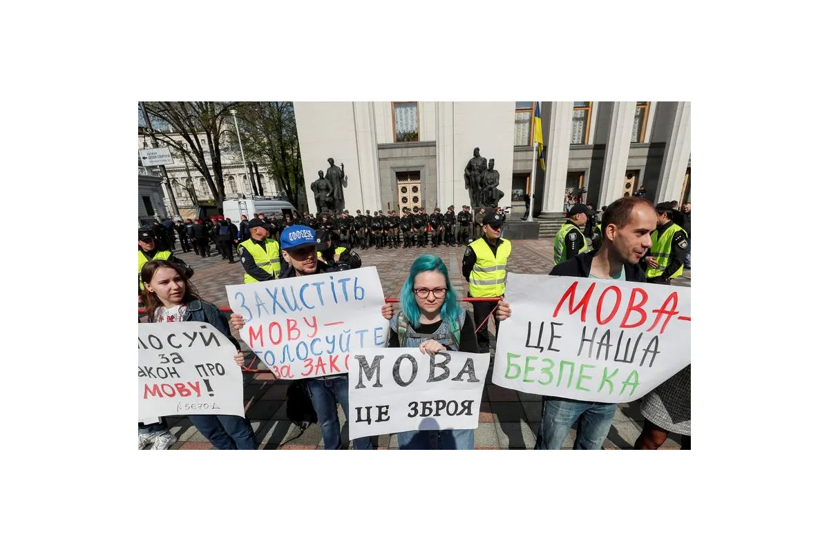 Російське вторгнення в Україну : Школи окупованої частини Запорізької області намагаються перевести на російську мову