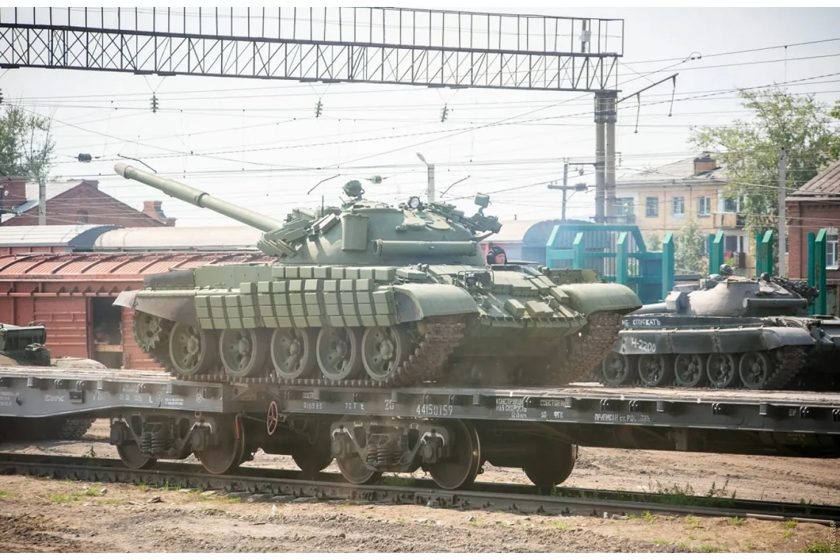 Росія у війні використовує 50-річні танки Т-62, це підкреслює дефіцит у неї сучасного обладнання – британська розвідка