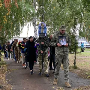 ​У Бучі попрощалися з українським захисником Олексієм Побігаєм