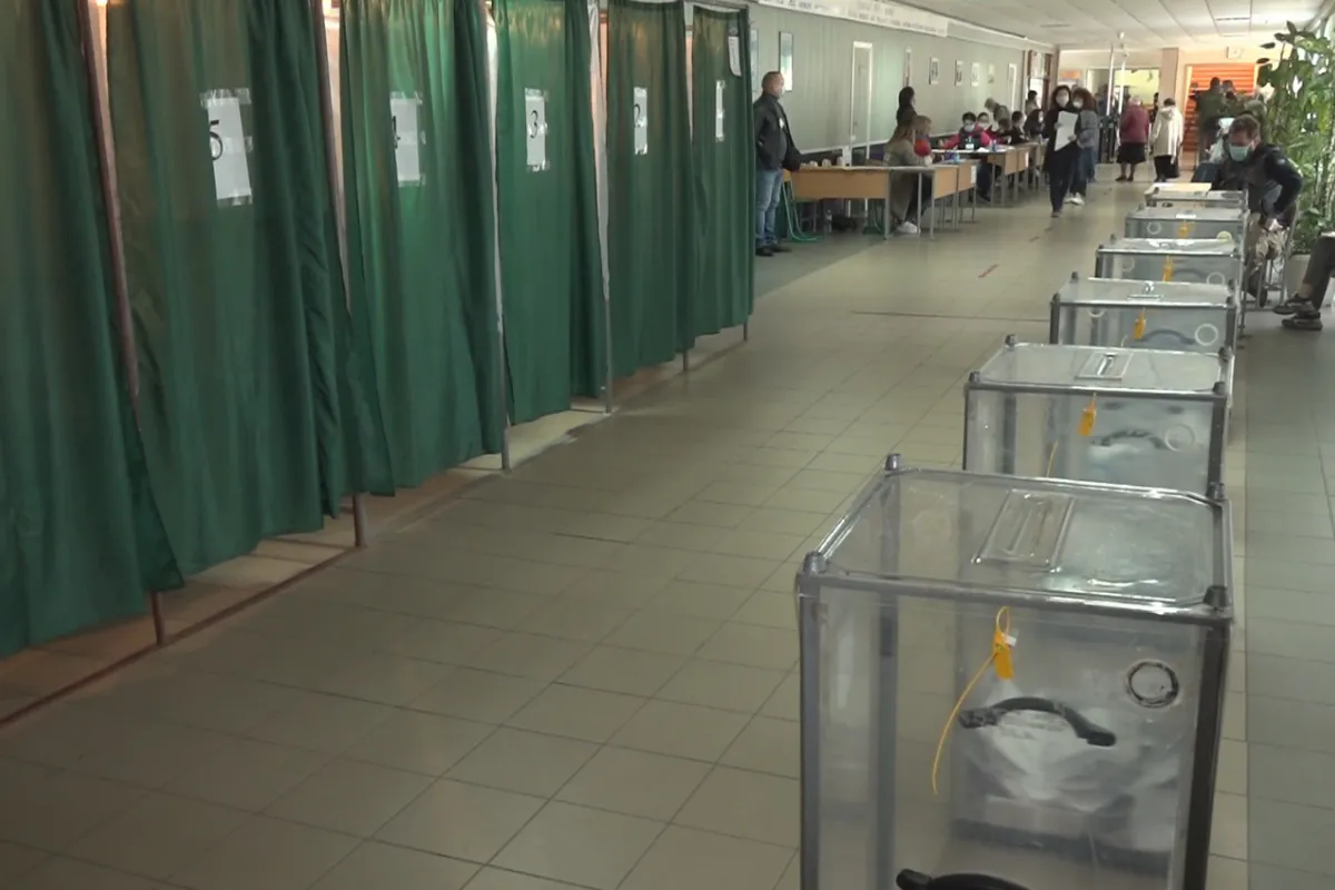 У 96-й школі Дніпра в день виборів не дорахувались 150 бюлетенів