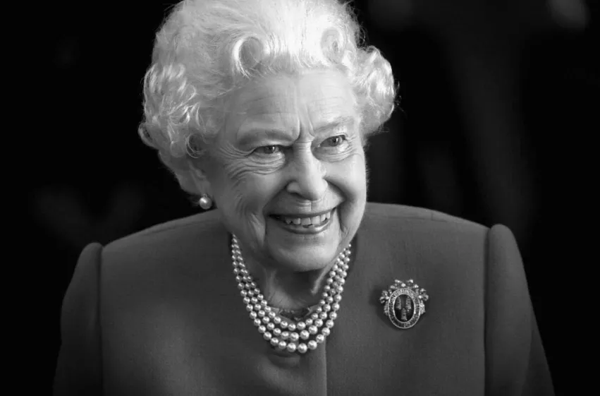 Королева Єлизавета II померла від раку кісткового мозку