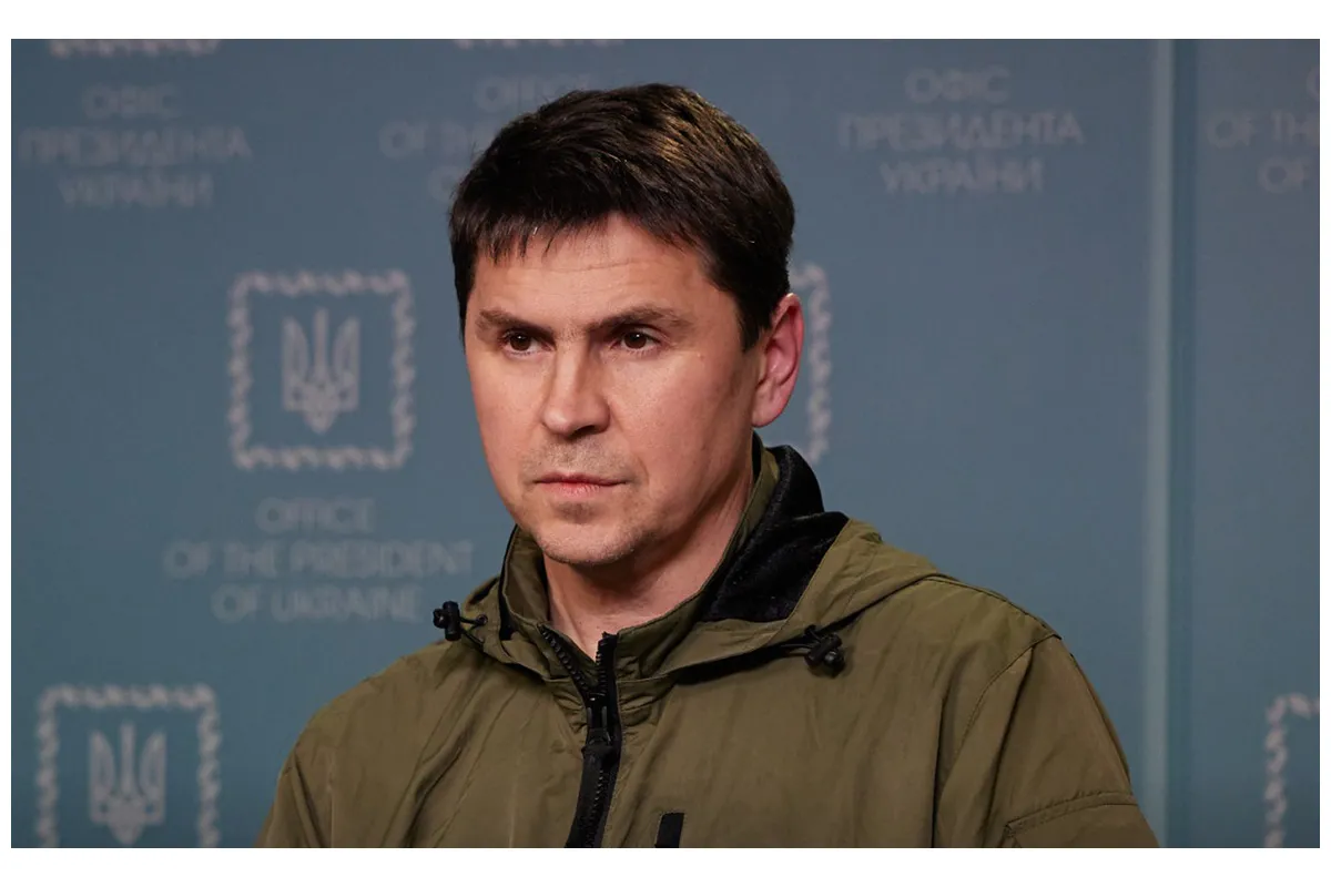 Советник руководителя ОПУ Михаил Подоляк: Украина будет защищать себя ударами по складам и базам россии