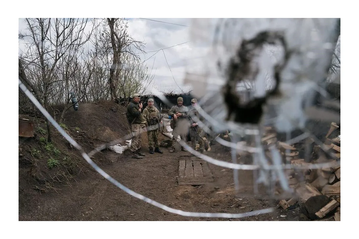 Російське вторгнення в Україну : Росія нарощує темпи наступу практично на всіх напрямках
