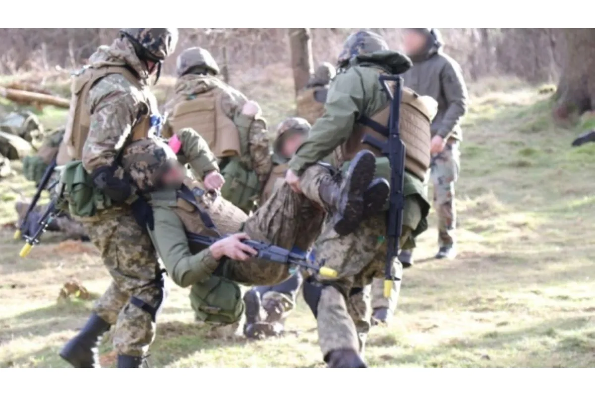 Інструктори з Нідерландів навчають українських військових домедичній допомозі