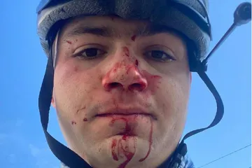 ​В Киеве водитель внедорожника избил велосипедиста, который не дал ему проехать по тротуару