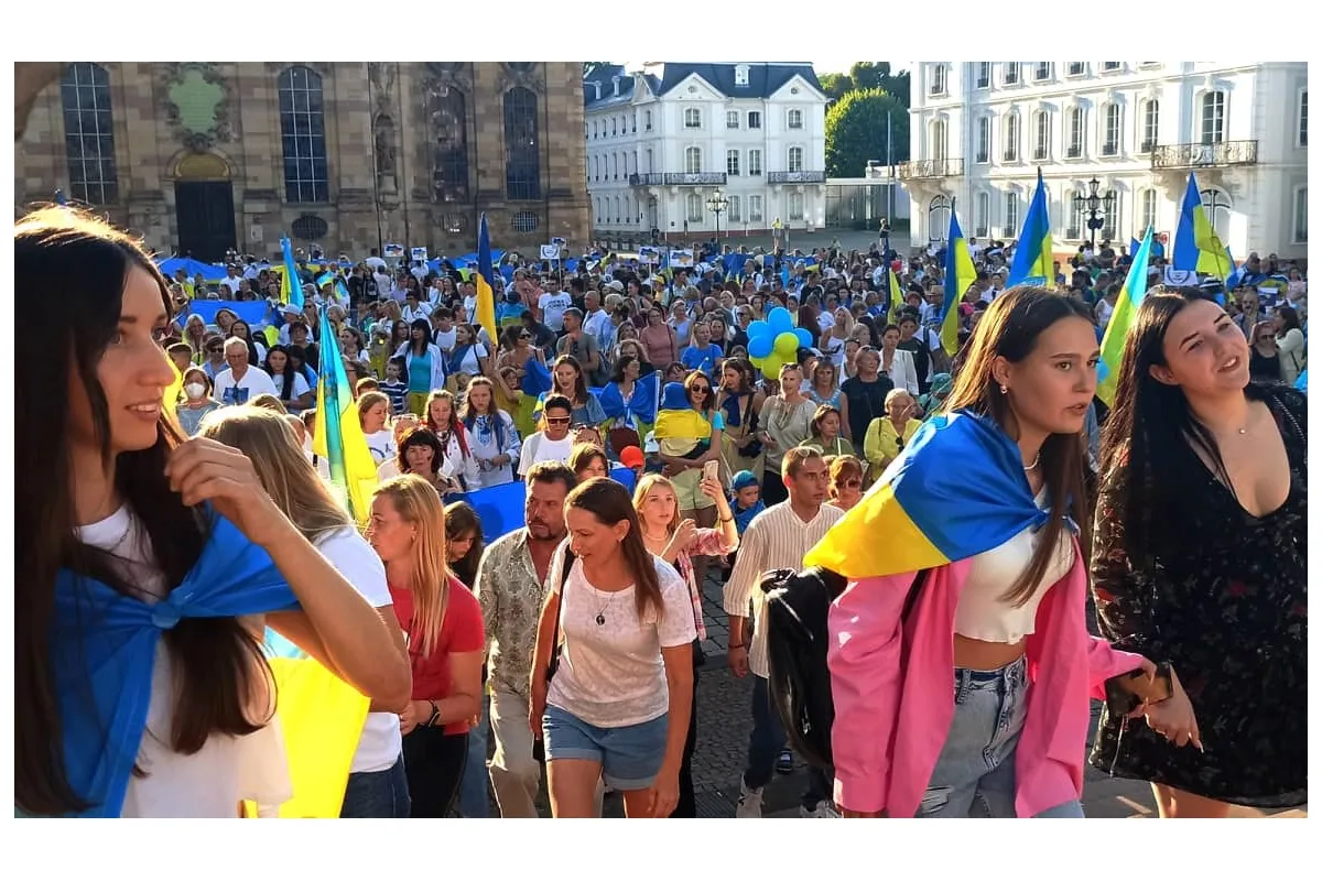 У Саарбрюккені сотні українців демонструють свою єдність