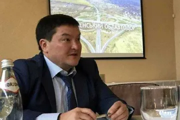 ​Помощник соратника Порошенко Роман Косинский сказочно обогатился на украинских дорогах 