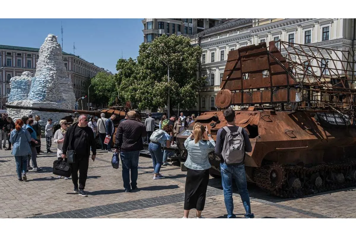 До війни проти України, росія мала на озброєнні близько 3 тисяч сучасних танків і вже понад 30% знищили наші захисники за 3 місяці війни