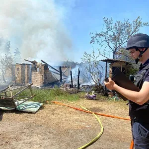 ​В одному із районів Київщини внаслідок атаки окупантів пошкоджено господарський будинок