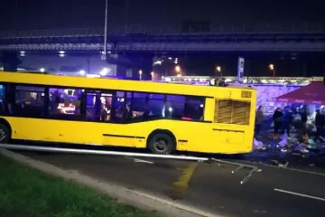 ​Появились трагические детали наезда автобуса на людей на Выдубичах в Киеве
