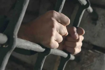 ​Семиразово судимого рецидивіста та його подільника арештовано за підозрою у розбійному нападі на інваліда