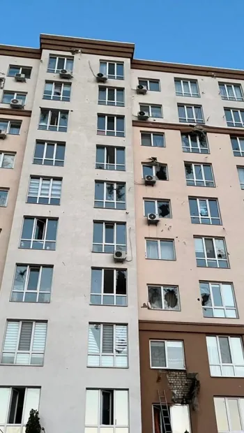 ​На Київщині прокурори та слідчі фіксують наслідки нічної ворожої атаки