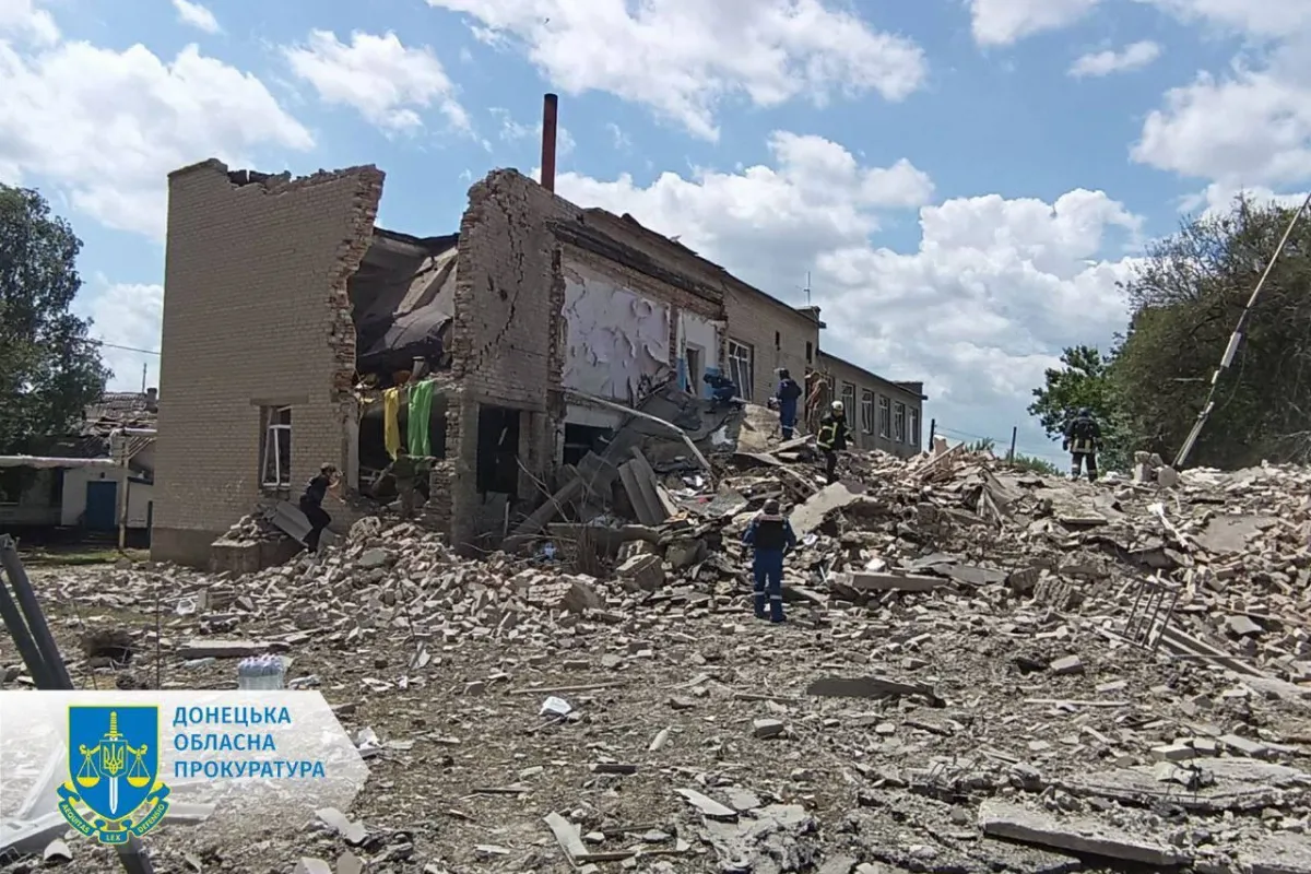 Сьогодні окупанти вдарили по місцевій школі у Покровському районі Донеччини