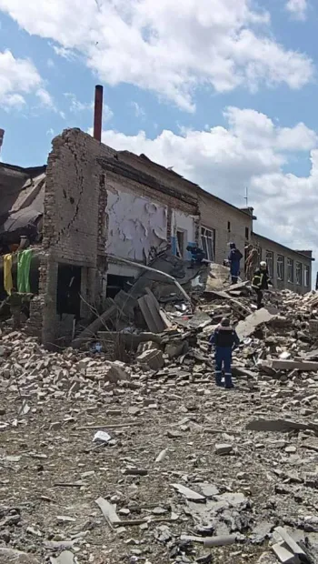 ​Сьогодні окупанти вдарили по місцевій школі у Покровському районі Донеччини