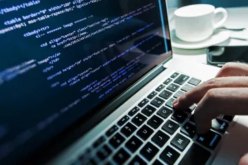 ​Кіберполіція викрила молодика у криптуванні вірусів для викрадення логінів та паролів