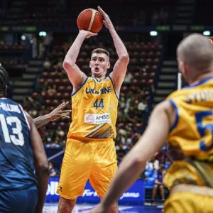 ​Центровой сборной Украины оформил дабл-дабл в Лиге развития НБА