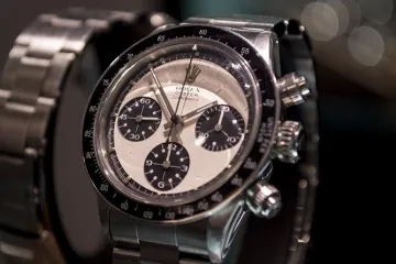 ​  			На аукционе продали самые дорогие подержанные часы		