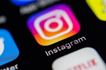 ​  			В Instagram произошел сбой по всему миру		