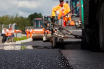 ​  			Фирма «Онур Конструкцион Интернешнл» выиграла тендер на ремонт дорог в Полтавской области на 1 миллиард гривен		