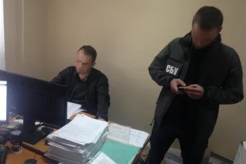 ​  			В мэрии Житомира требовали 80 тысяч гривен за регистрацию права собственнности		