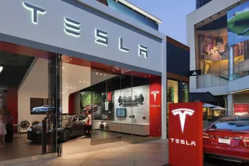 ​  			Компания «Тесла» удвоила объем продаж и… потерпела рекордные убытки		