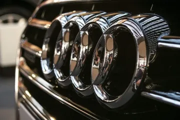 ​  			Водителям показали Audi A4 нового поколения		