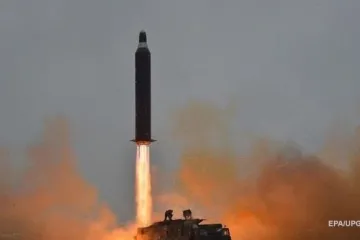 ​  			Пентагон: Северная Корея запустила новую ракету		