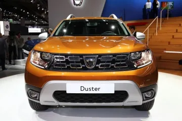 ​  			Renault представила обновленный кроссовер Duster		