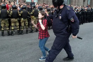 ​  			У Росії на акціях протесту затримали понад тисячу людей		