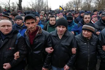 ​  			Страх и ненависть в Новых Санжарах. Как родина встретила украинцев, спасавшихся от вируса из Китая		